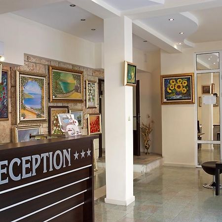 Peshev Family Hotel נסבר מראה חיצוני תמונה