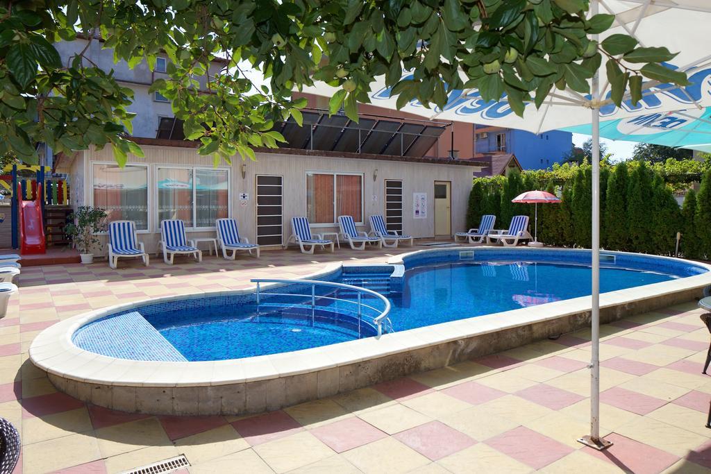 Peshev Family Hotel נסבר מראה חיצוני תמונה
