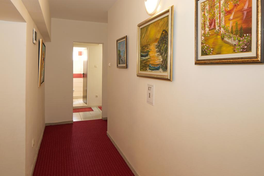 Peshev Family Hotel נסבר מראה חיצוני תמונה